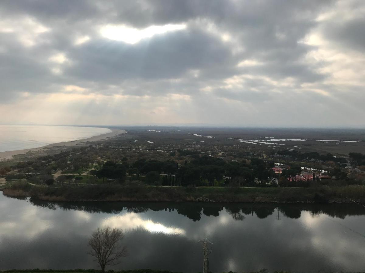 Les Couchers De Soleil A Empuriabrava Kültér fotó